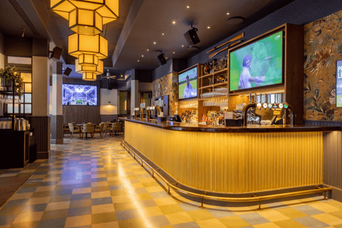 Best Sports Bars in London - Goldwood Sports Pub & Kitchen