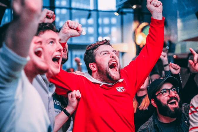 Best Sports Bars in London - Goldwood Sports Pub & Kitchen