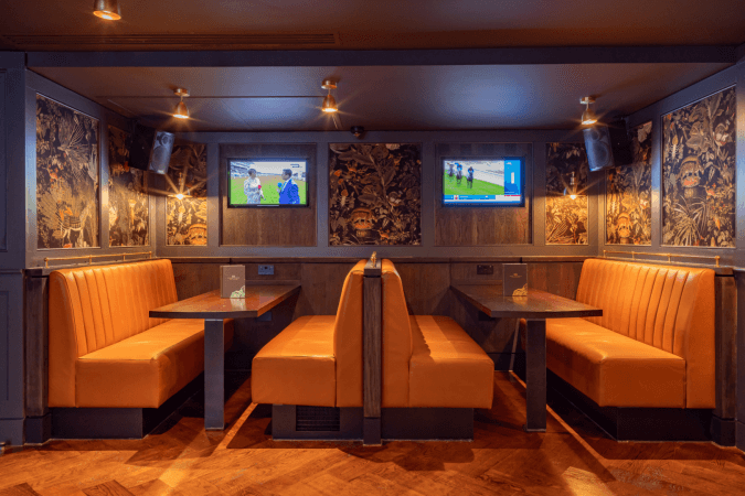 Best Sports Bars in London - Goldwood Sports Pub & Kitchen