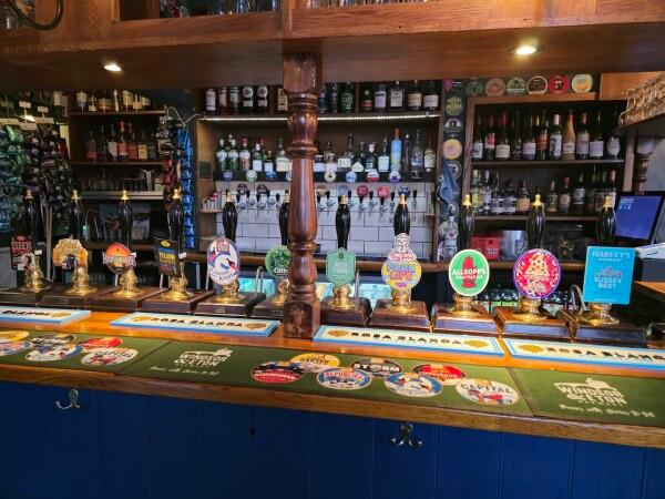 Best Sports Bars in Windsor - The Corner House - Windsor