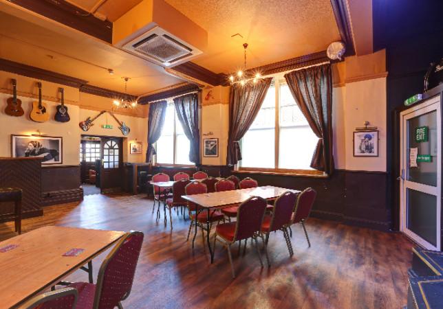 Best Sports Bars in Brentwood - Essex Arms