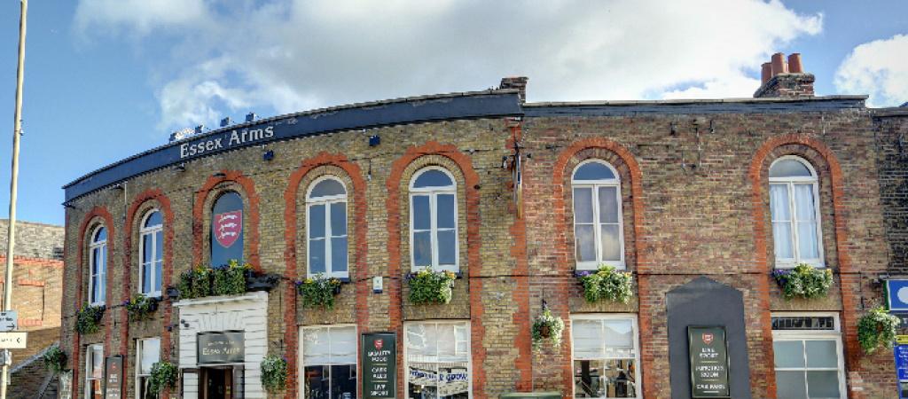 Best Sports Bars in Brentwood - Essex Arms