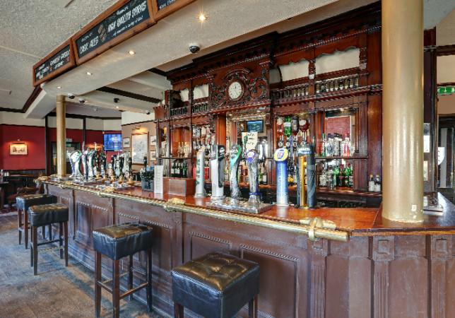 Best Sports Bars in Brentwood - Essex Arms
