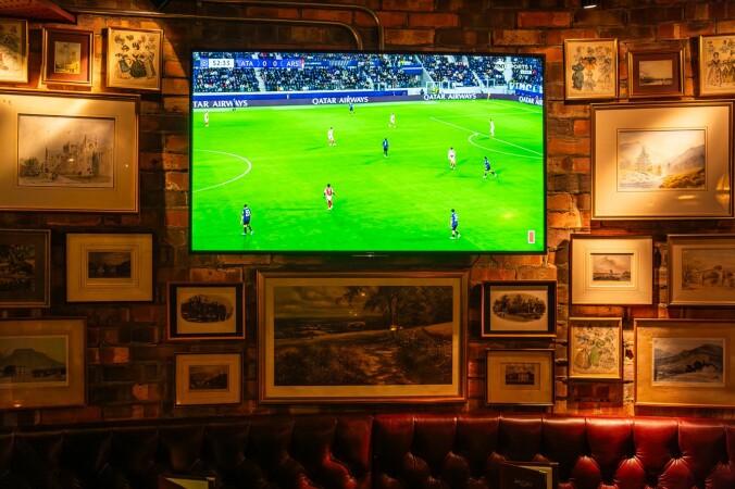 Best Sports Bars in London - The Wren Tavern