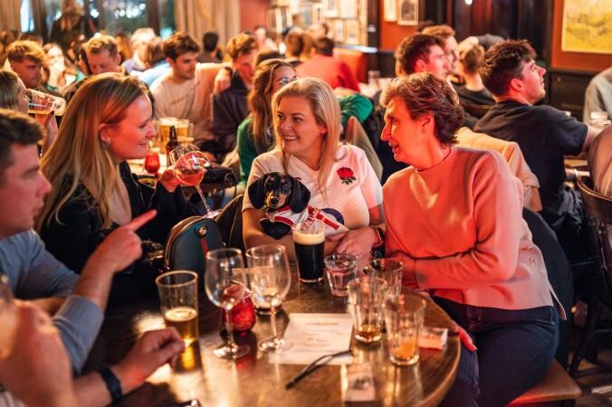 Best Sports Bars in London - The Wren Tavern