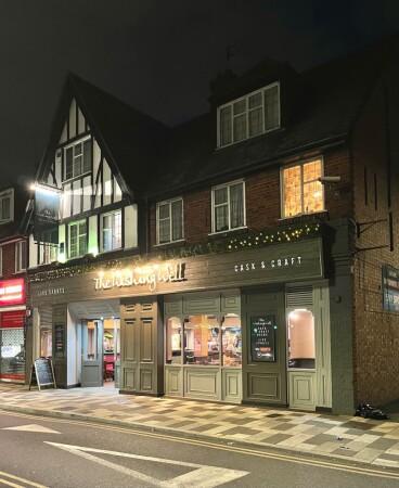 Best Sports Bars in Middlesex - Wishing Well Hayes