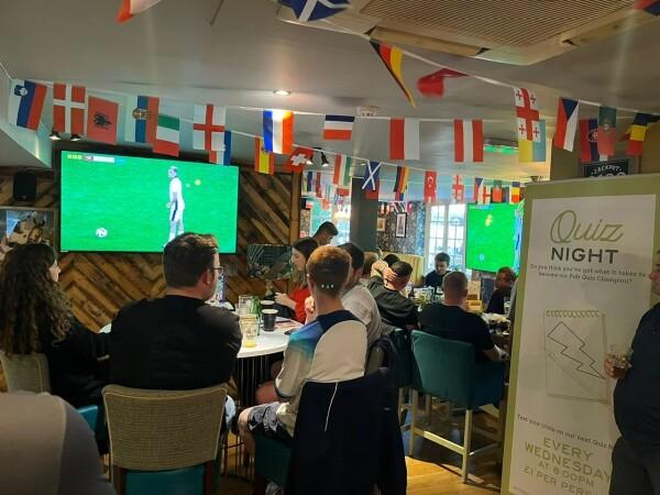 Best Sports Bars in Pinner - Ascott (Pinner)