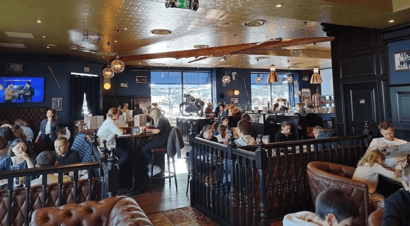 Best Sports Bars in Dieppe - Au Bureau Dieppe