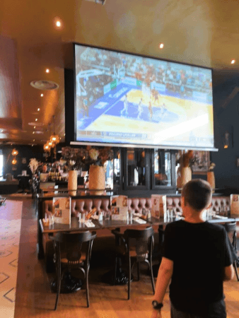 Best Sports Bars in Dieppe - Au Bureau Dieppe