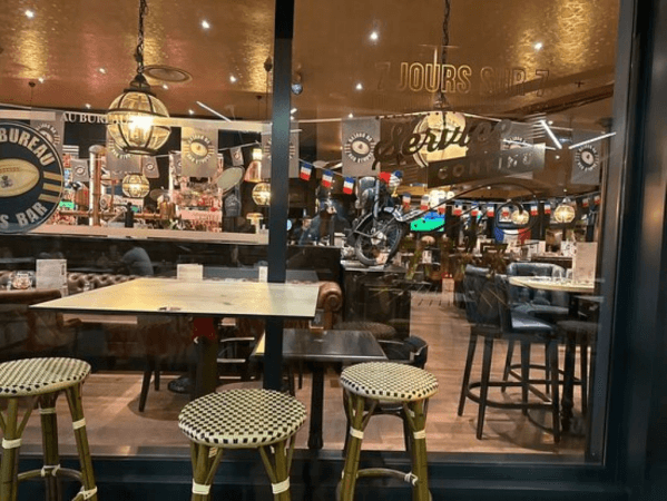 Best Sports Bars in Dieppe - Au Bureau Dieppe