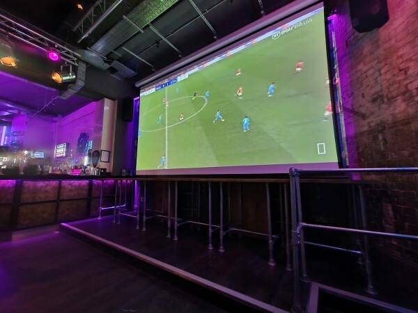 Best Sports Bars in London - Belushi's Hammersmith