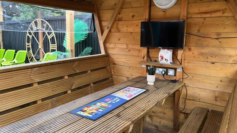 Best Sports Bars in Hazlemere - The Three horseshoes