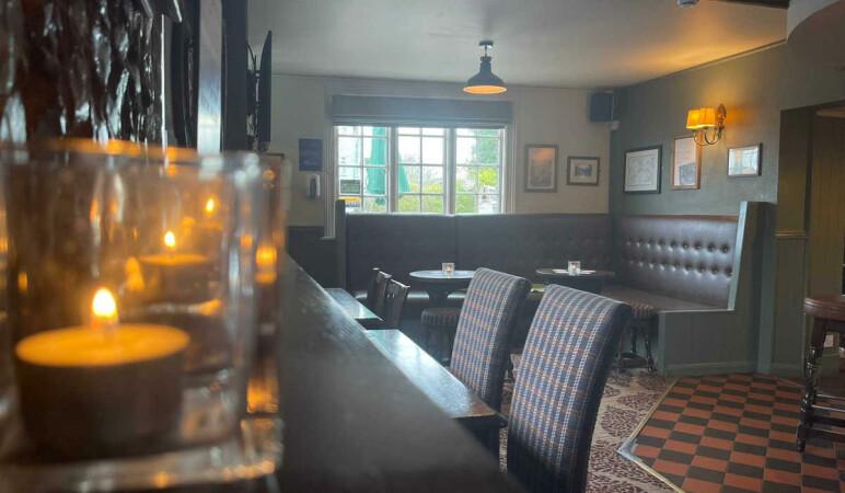 Best Sports Bars in Hazlemere - The Three horseshoes