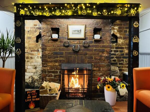 Best Sports Bars in Hazlemere - The Three horseshoes