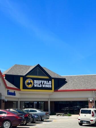Best Sports Bars in Champaign - Buffalo Wild Wings @ Champaign, Il