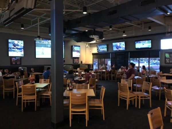 Best Sports Bars in Champaign - Buffalo Wild Wings @ Champaign, Il
