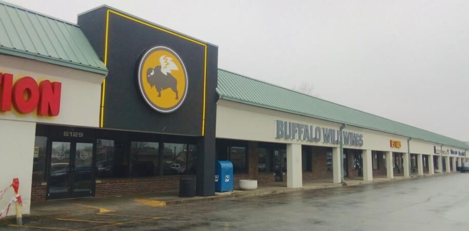 Best Sports Bars in Speedway - Buffalo Wild Wings @ Speedway, In