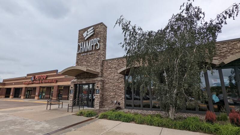 Best Sports Bars in Eden Prairie - Champps @ Eden Prairie, Mn