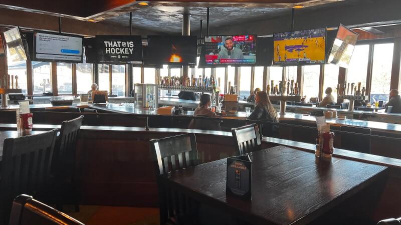 Best Sports Bars in Eden Prairie - Champps @ Eden Prairie, Mn
