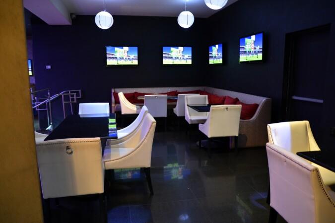 Best Sports Bars in Hallandale Beach - Cheetah @ Hallandale