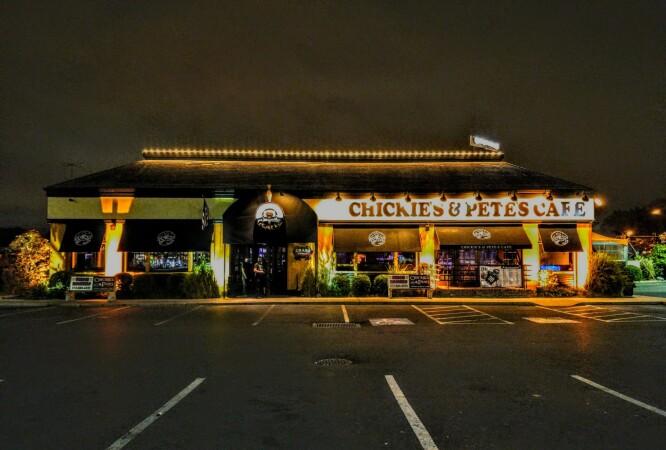 Best Sports Bars in Philadelphia - Chickies & Petes @ Roosevelt