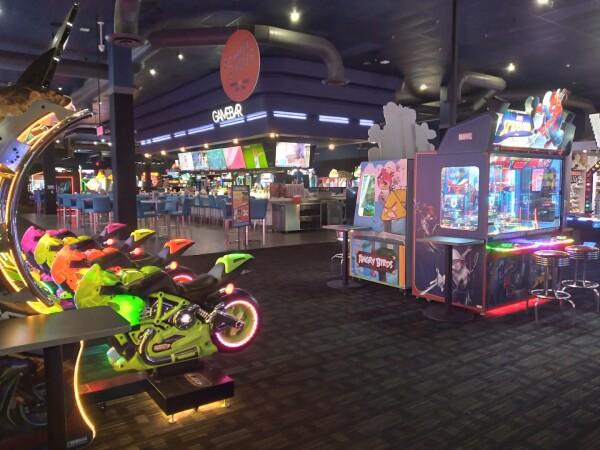Best Sports Bars in Cincinnati - Dave & Busters @ Cincinnati
