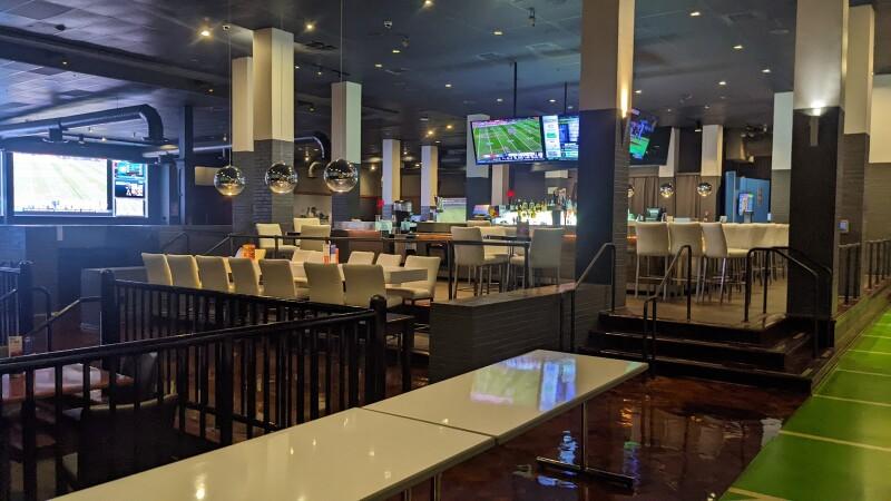 Best Sports Bars in Cincinnati - Dave & Busters @ Cincinnati