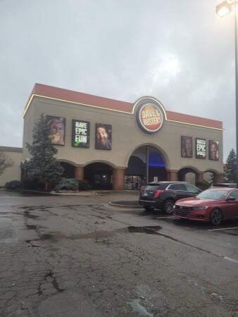 Best Sports Bars in Cincinnati - Dave & Busters @ Cincinnati