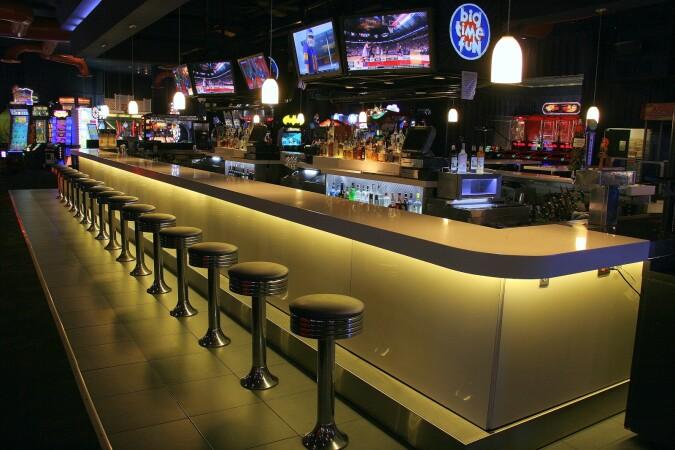 Best Sports Bars in Irvine - Dave & Busters @ Irvine