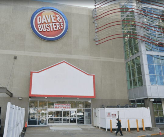 Best Sports Bars in West Nyack - Dave & Busters @ Palisades