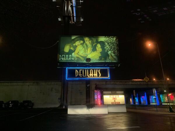 Best Sports Bars in Philadelphia - Delilahs