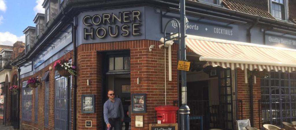Best Sports Bars in St Neots - Corner House