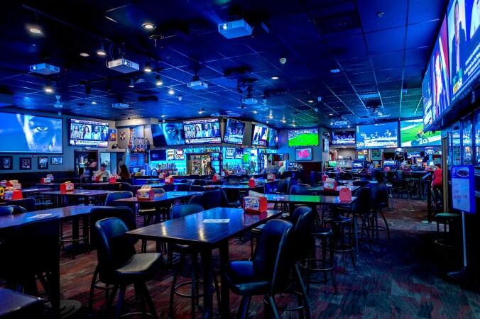Best Sports Bars in Great Falls - Halftime Sports Bar @ Great Falls Casino