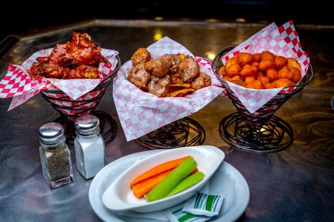 Best Sports Bars in Great Falls - Halftime Sports Bar @ Great Falls Casino