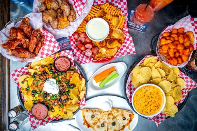 Best Sports Bars in Great Falls - Halftime Sports Bar @ Great Falls Casino