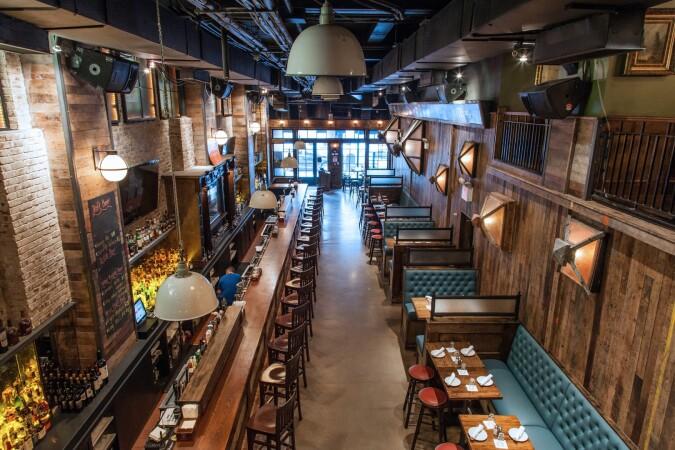Best Sports Bars in New York - Mustang Harrys