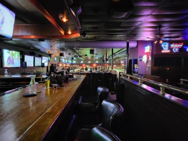 Best Sports Bars in Austin - Warehouse Billiard Bar