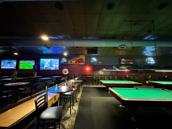 Best Sports Bars in Austin - Warehouse Billiard Bar