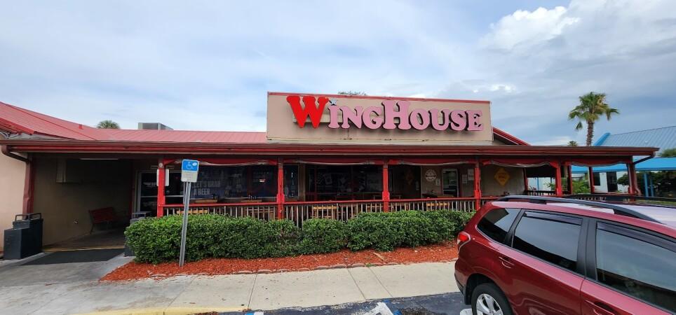 Best Sports Bars in Daytona Beach - Winghouse Xi