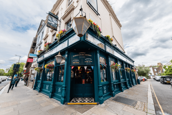 Best Sports Bars in London - Earls Court Tavern