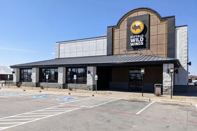 Best Sports Bars in Lubbock - Buffalo Wild Wings @ Lubbock, Tx - University Ave.