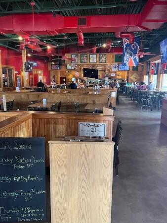 Best Sports Bars in Orlando - Winghouse Xvi