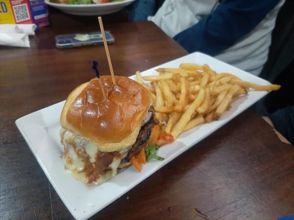 Best Sports Bars in Arcadia - Dave & Busters @ Arcadia/Santa Anita