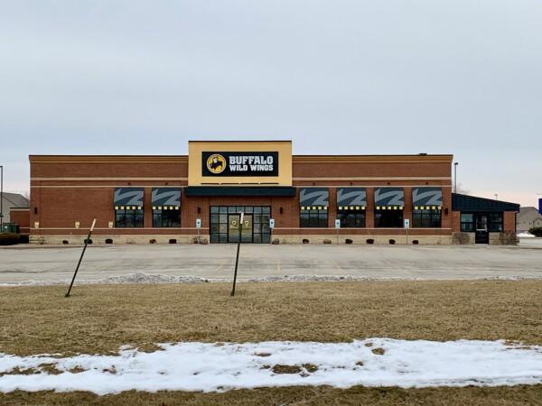 Best Sports Bars in Bloomington - Buffalo Wild Wings @ Bloomington, Il