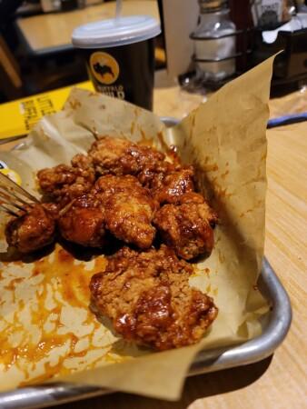 Best Sports Bars in Bloomington - Buffalo Wild Wings @ Bloomington, Il