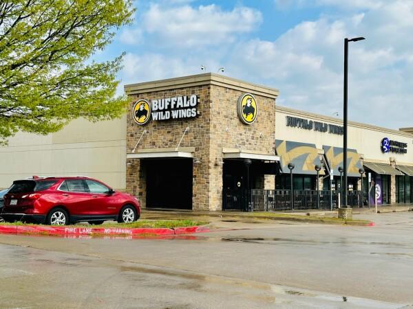 Best Sports Bars in Plano - Buffalo Wild Wings @ Plano, Tx