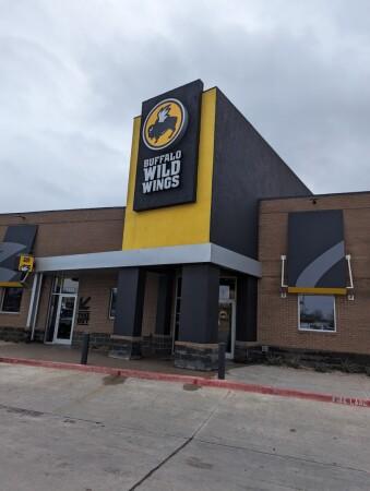 Best Sports Bars in Lawton - Buffalo Wild Wings @ Lawton, Ok