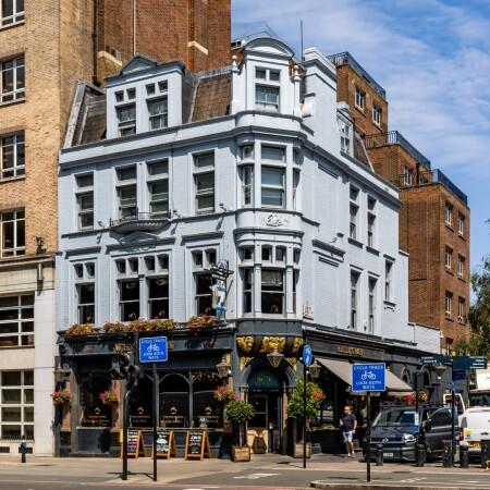 Best Sports Bars in London - White Swan