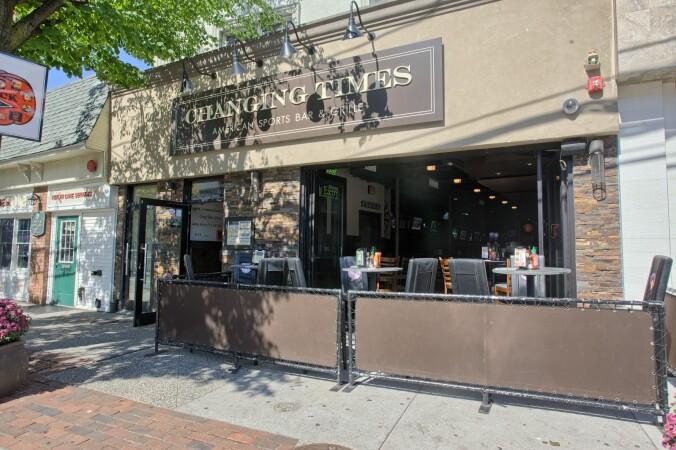 Best Sports Bars in Bayshore - Changing Times Pub