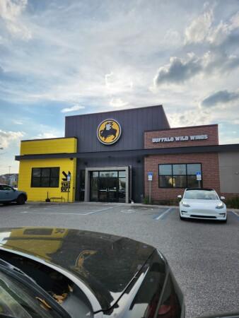 Best Sports Bars in Sanford - Buffalo Wild Wings @ Sanford, Fl